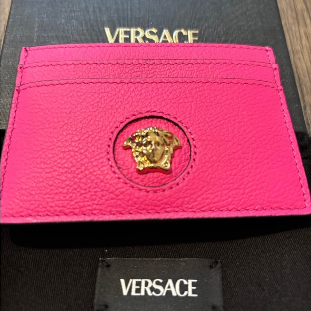 Versace Gold Medusa Head Hot Pink Leather Card Holder FULLSET / NEW - Picture 2 of 6
